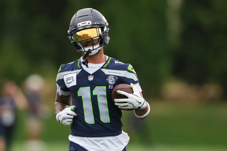 Seahawks look to defend Super Bowl title with Sam Darnold, Jaxon Smith-Njigba back after big seasons